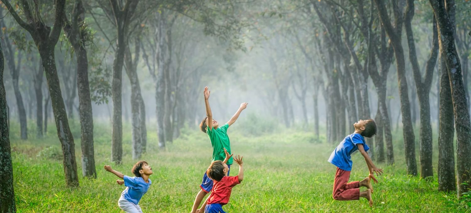 Cum ii incurajam pe copii sa creeze relatii de prietenie?